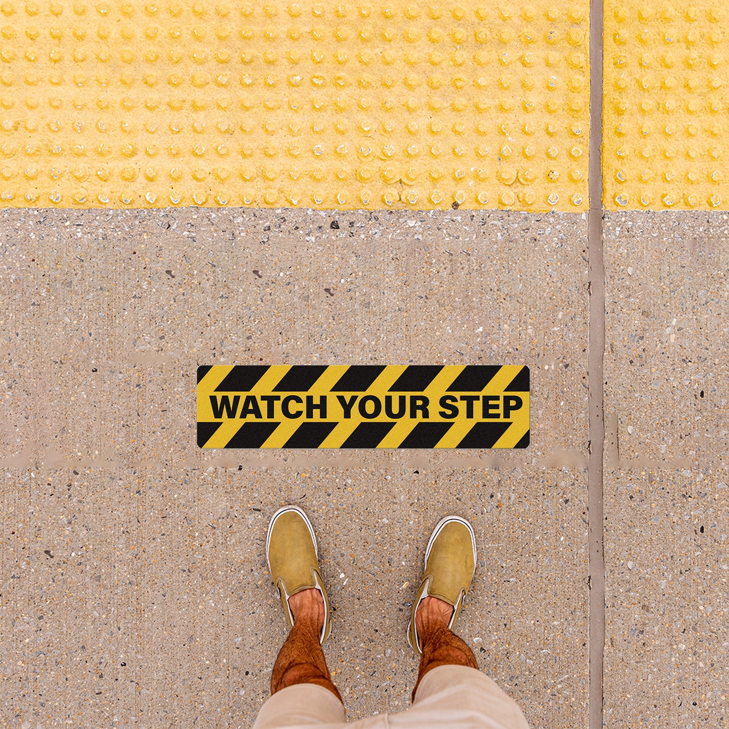 YIKIADA „Watch Your Step“-Aufkleber, selbstklebendes Vinyl, 600 x 150 mm, Warnband, Anti-Rutsch-Sicherheitsschilder, Vorsicht nasser Boden, Aufkleber für Büro, Arbeitsplatz, Zuhause, 5 Stück