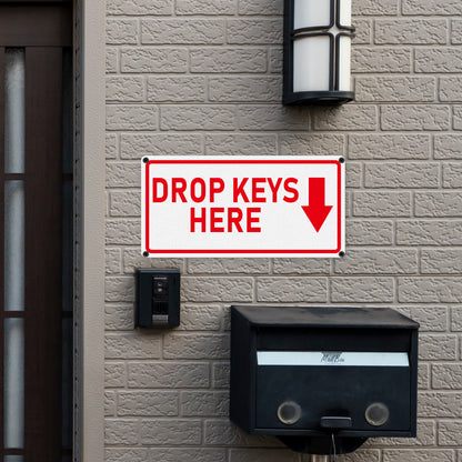 YIKIADA Schild „Drop Keys Here“, 30,5 x 15,2 cm, Aluminium, selbstklebend, wasserdicht, reflektierendes Metall, Außenschilder für Tür, Wand, Büro, Tor, 2 Stück 